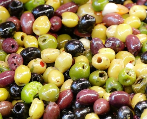 olive taggiasche bio per i ritolini con il patè di olive taggiasche